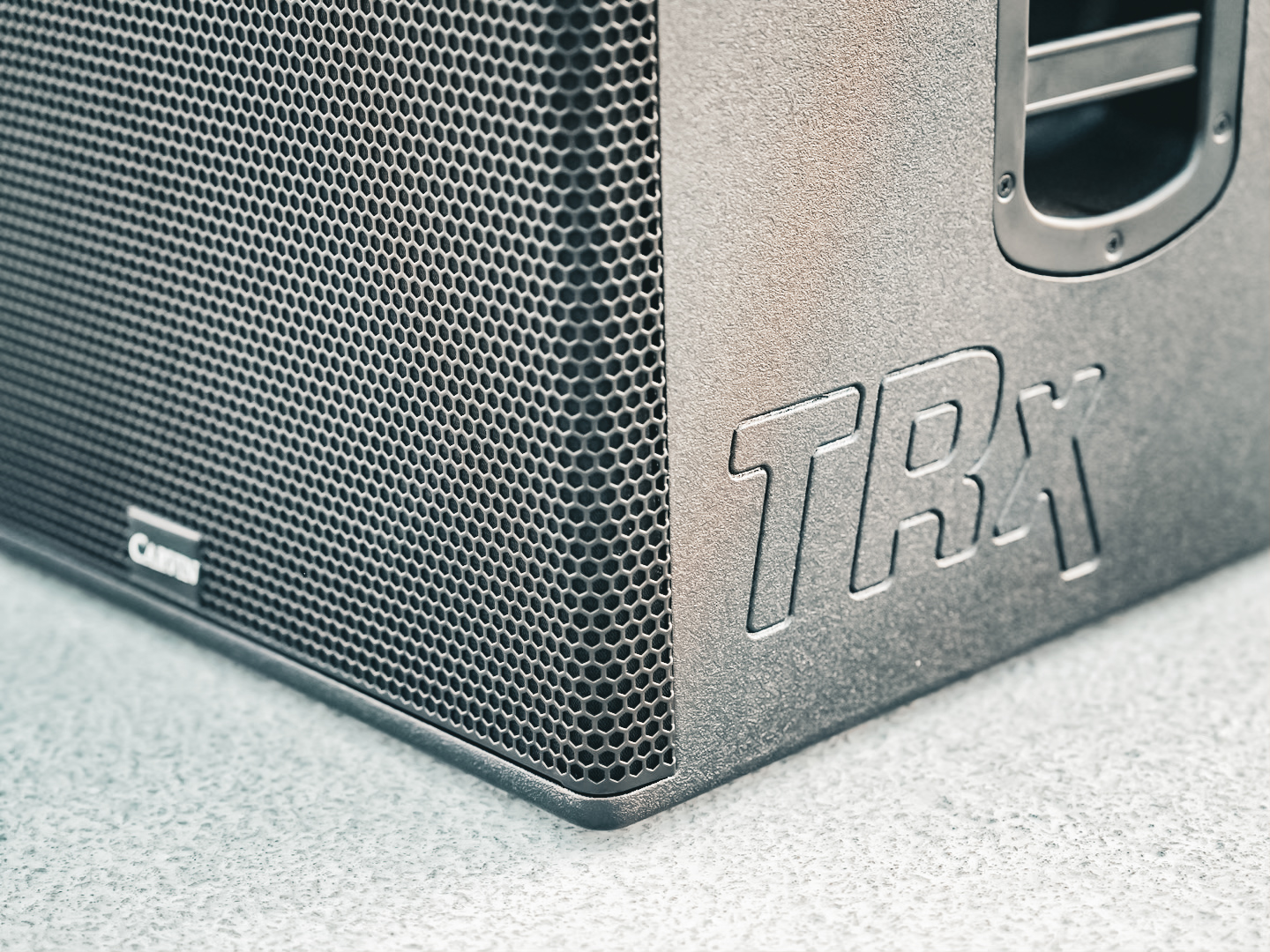 Corner detail of a Carvin TRx speaker cabinet