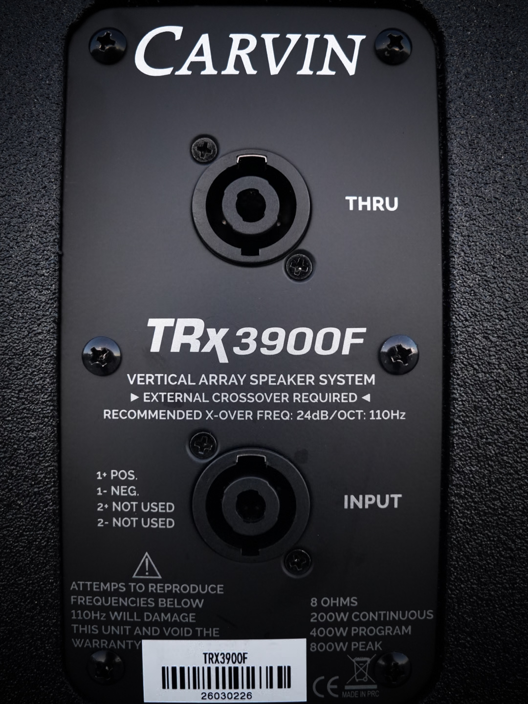 Connector plate of a Carvin TRx3900F vertical array speaker
